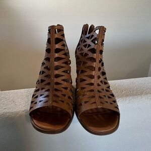 Vince Camuto Brown Cutout Women's Sandals